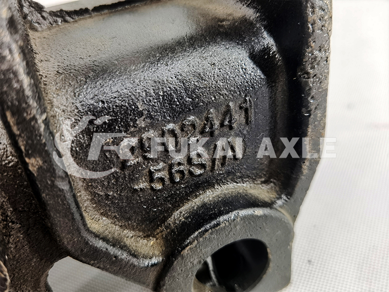 Support de plaque d'acier à ressort à lames pour pièces de rechange de camion FAW Jiefang 2902441-56S 2902442-56S