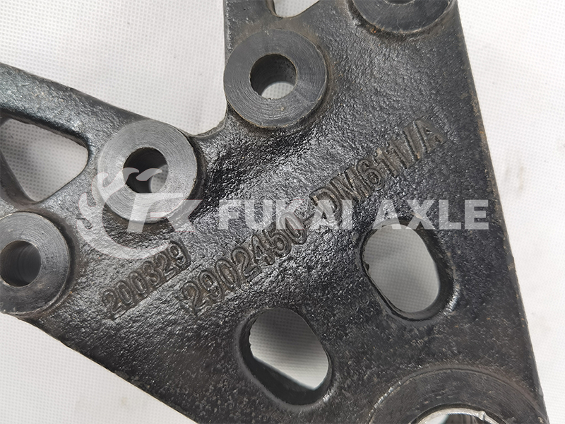 Support avant en acier pour pièces de camion FAW Jiefang 2902450-DM611