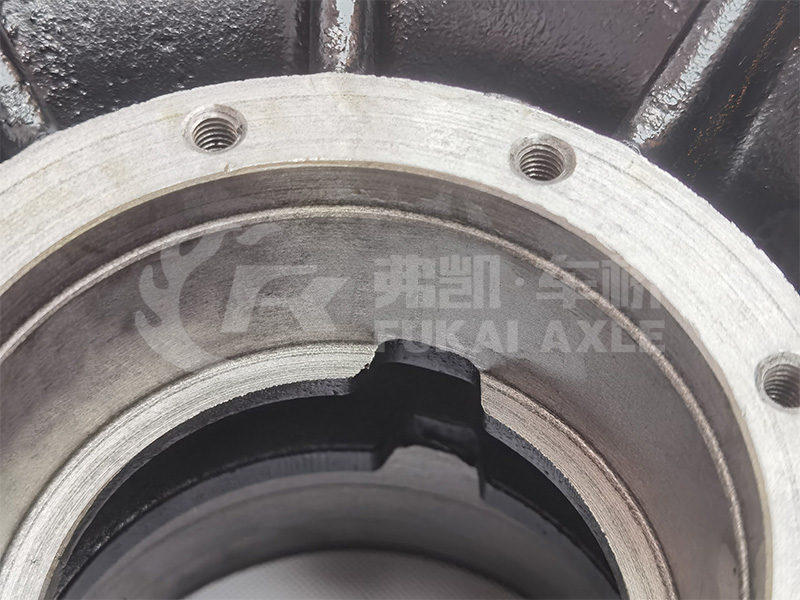 Moyeu de roue avant pour pièces de rechange de camion Sinotruk Steyr AZ9112410009 199000410066 WG9112410009