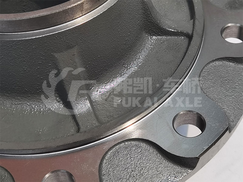 Moyeu de roue arrière pour pièces de rechange de camion FUWA 13T FH*3601R1