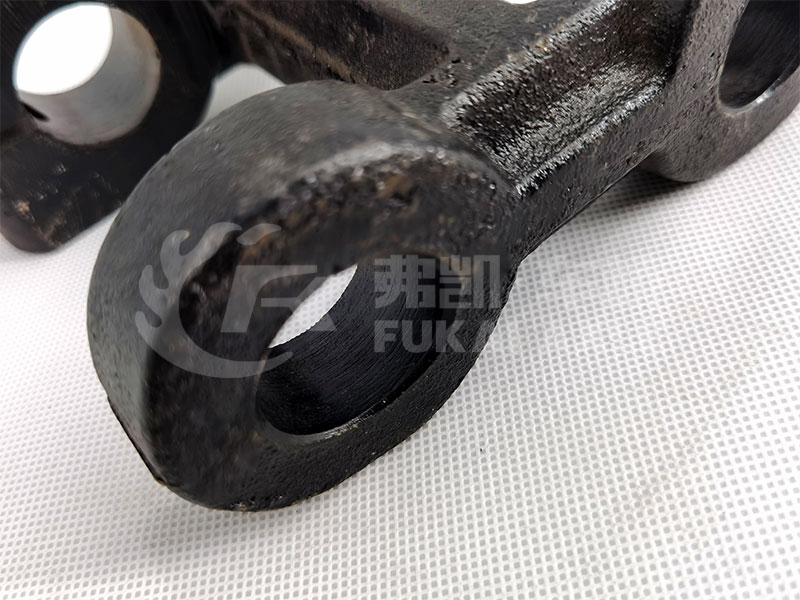 Cosse de levage à ressort à lames avant pour pièces de rechange de camion FAW Jiefang 2902466-DN421