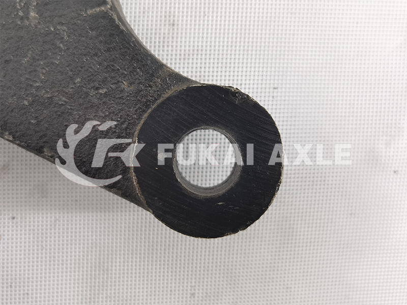 Support avant en acier pour pièces de rechange de camion FAW-Jiefang 2902444-76W