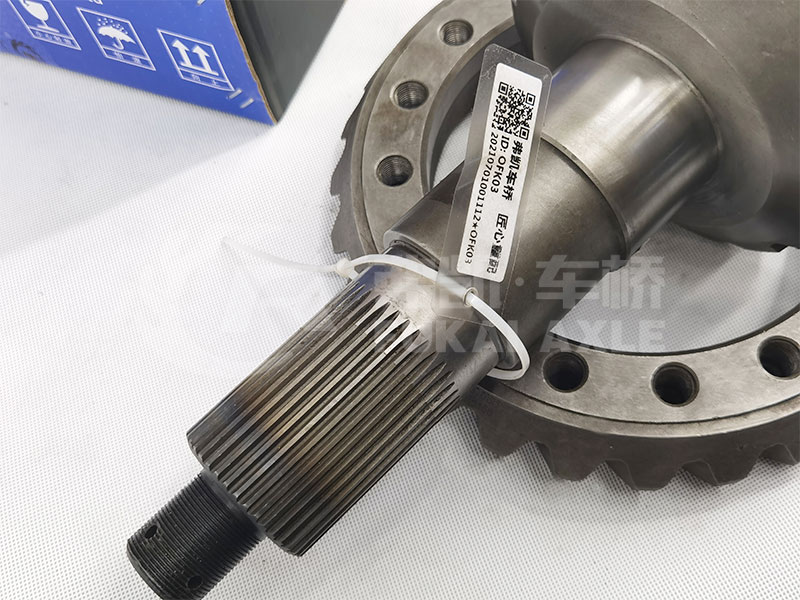 Engrenage conique arrière pour pièces de rechange de camion d'essieu Foton Auman Ankai Hff2402038ck1gftb/035A1218A 28/17 